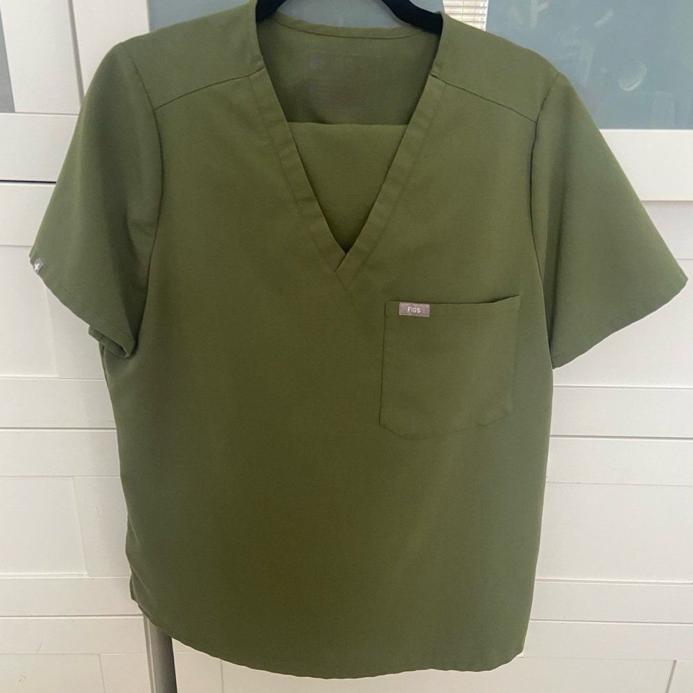 FIGS Scrub Set in Dark Olive